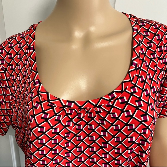 Worthington | Red diamond shape prints shortsleeve top - Picture 2 of 8